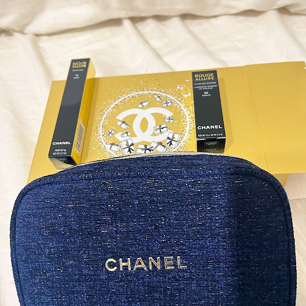 Chanel holiday 2023 absolute allure makeup set